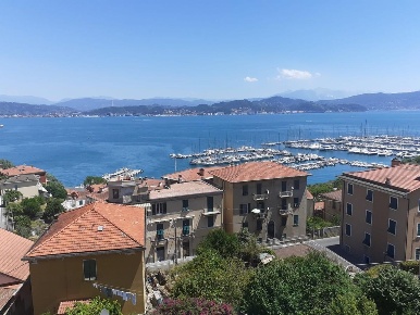Foto Attico a Portovenere Fezzano di 120 m² con 5 locali in vendita