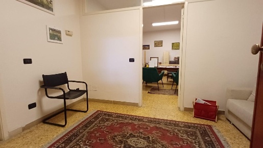Foto Ufficio a Massa Centro di 50 m² con 3 locali in affitto