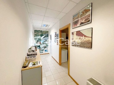 Foto Ufficio a Capannori Verciano - Guamo di 80 m² con 2 locali in affitto