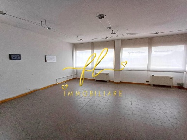 Foto Ufficio a Castagneto Carducci Donoratico di 40 m² con 2 locali