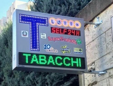 Foto Attività commerciale a Pontedera Centro di 40 m² con 1 locali