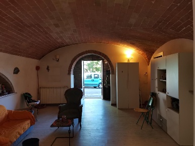 Foto Magazzino a Colle di Val d'Elsa Colle Bassa, Via Gramsci di 82 m²