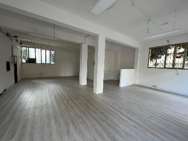Foto Locale commerciale a Montelupo Fiorentino Centro di 100 m² in affitto