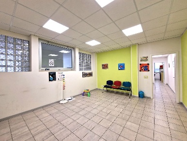 Foto Ufficio a Monteroni d'Arbia Centro di 79 m² con 3 locali in vendita