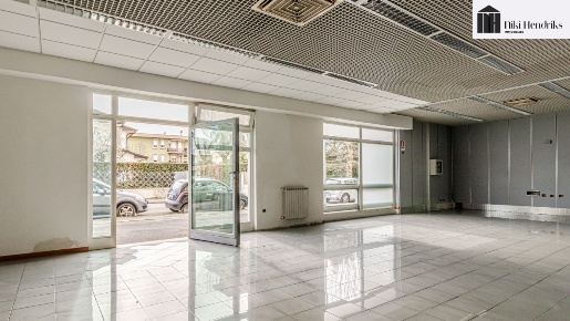 Foto Attività commerciale a Santa Croce sull'Arno Centro di 400 m²