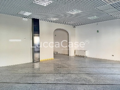 Foto Ufficio a Porcari Centro di 90 m² con 2 locali in affitto
