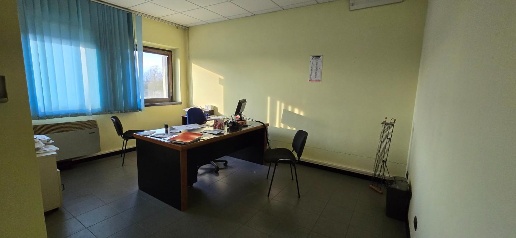 Foto Ufficio a Capannori Lammari - Lunata di 80 m² con 5 locali in vendita