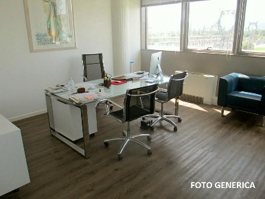 Foto Ufficio a Ponsacco Centro di 82 m² con 3 locali in affitto