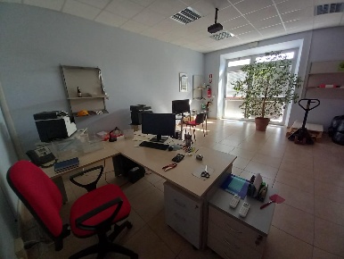 Foto Locale commerciale a Lucca Tassignano - Paganico di 140 m² in affitto