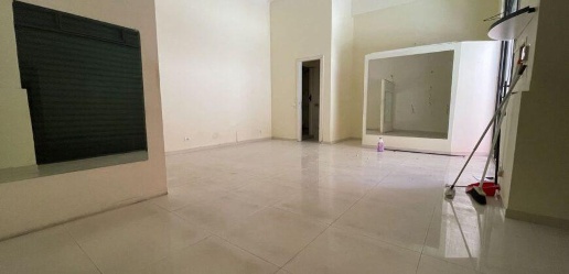 Foto Locale commerciale a Pisa Sant'Antonio di 85 m² con 1 locali
