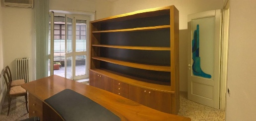 Foto Ufficio a Massa Centro di 60 m² con 4 locali in vendita