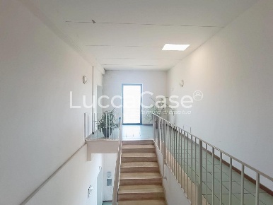 Foto Ufficio a Lucca Sant'Anna di 120 m² con 1 locali in vendita
