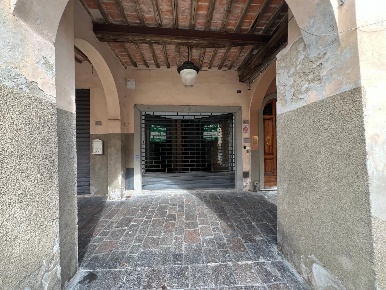 Foto Locale commerciale a Cascina Centro di 38 m² con 2 locali in vendita