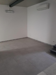 Foto Locale commerciale a San Giuliano Terme Asciano, Agnano di 85 m²