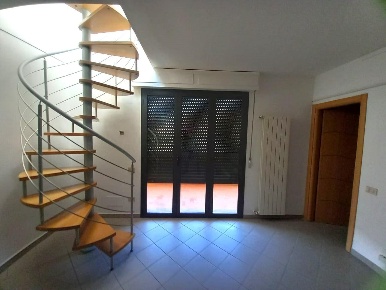 Foto Ufficio a Vecchiano Vecchiano Nodica di 70 m² con 3 locali in affitto