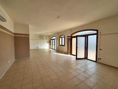 Foto Locale commerciale a San Miniato Ponte a Egola, Stibbio di 84 m²