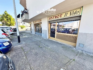 Foto Negozio a Firenze Peretola di 74 m² con 2 locali in vendita