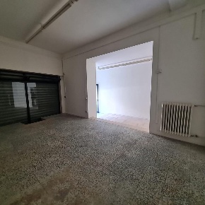 Foto Locale commerciale a Capannoli Centro di 50 m² con 2 locali in affitto