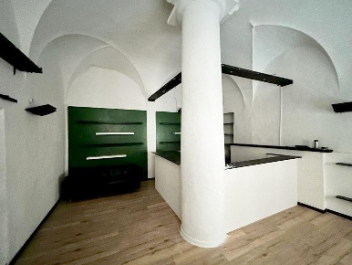 Foto Negozio a Siena Piazza del Campo - Duprè di 40 m² con 2 locali