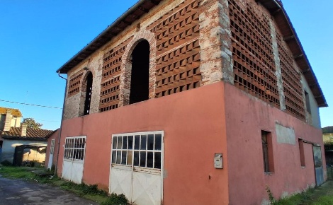 Foto Magazzino a Lucca Maggiano - San Macario di 550 m² con 3 locali