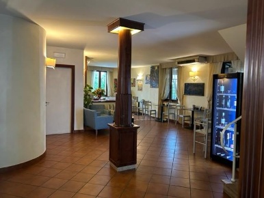 Foto Locale commerciale a Siena San Domenico - Fontebranda di 470 m²