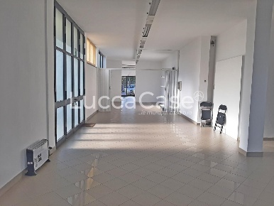 Foto Locale commerciale a Lucca San Filippo di 120 m² con 1 locali
