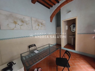 Foto Ufficio a Santa Croce sull'Arno Centro di 20 m² con 1 locali