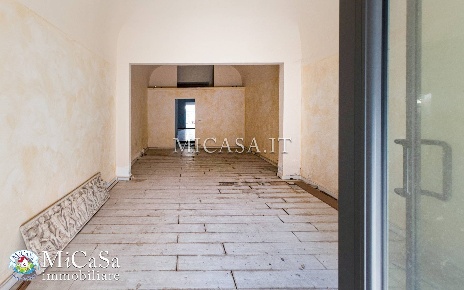 Foto Locale commerciale a Pisa Marina di Pisa di 150 m² con 3 locali