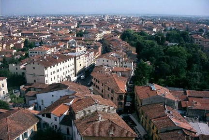 Foto Locale commerciale a Pisa San Francesco di 138 m² con 1 locali