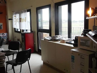 Foto Locale commerciale a Calci Centro di 63 m² con 2 locali in vendita