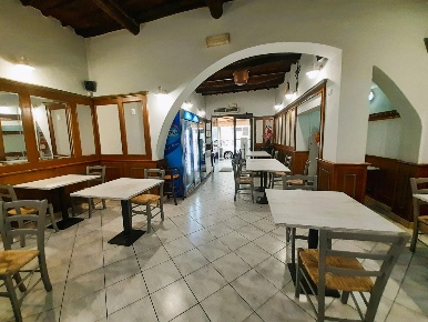 Foto Locale commerciale a Altopascio Altopascio Centro di 110 m² in vendita