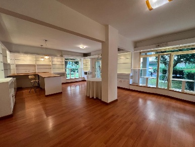 Foto Attività commerciale a Pisa Pratale di 63 m² con 3 locali in vendita