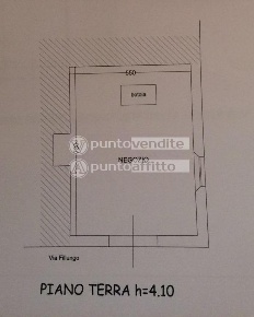 Foto Negozio a Lucca Piazza Anfiteatro - Torre Guinigi di 35 m² in affitto