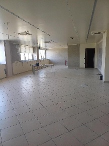 Foto Ufficio a Cascina Semicentro di 144 m² con 1 locali in vendita