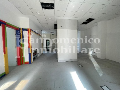 Foto Ufficio a Pisa Marina di Pisa di 230 m² con 4 locali in vendita