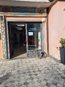 Foto Attività commerciale a Massa Centro di 75 m² con 1 locali in vendita
