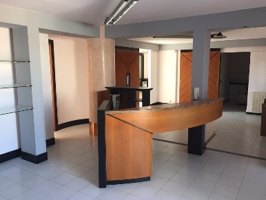 Foto Ufficio a Ponsacco Centro di 100 m² con 3 locali in affitto