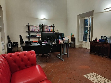 Foto Ufficio a Pisa San Francesco di 180 m² con 5 locali in affitto