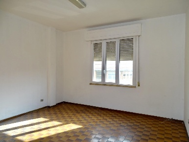Foto Ufficio a Santa Croce sull'Arno di 120 m² con 4 locali in affitto