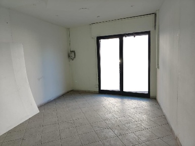 Foto Locale commerciale a Calcinaia Fornacette di 27 m² con 2 locali