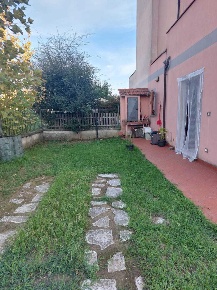 Foto Case semi ndipendenti a Castelnuovo Magra di 60 m² con 3 locali