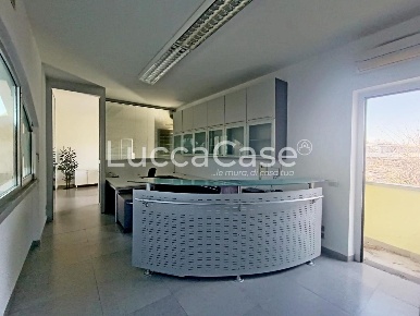 Foto Ufficio a Viareggio Bicchio - Varignano di 60 m² con 2 locali
