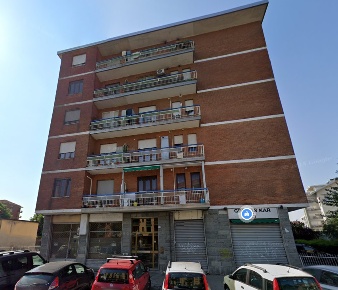 Foto Negozio a Moncalieri Mercato - Santa Maria di 102 m² con 2 locali