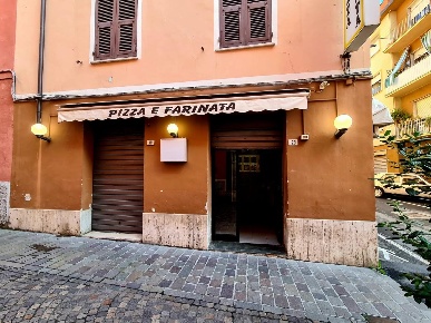 Foto Locale commerciale a Aulla Centro di 35 m² con 1 locali in affitto