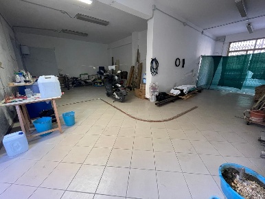 Foto Magazzino a Poggibonsi Centro di 80 m² con 1 locali in vendita
