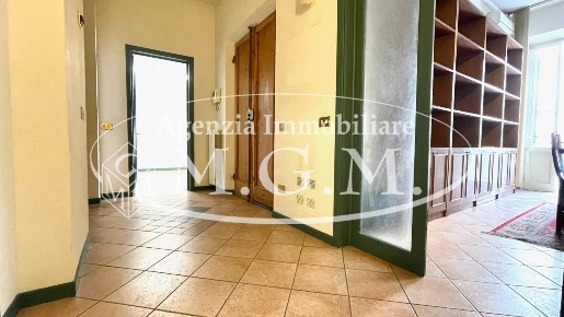 Foto Ufficio a Pontedera Centro di 80 m² con 4 locali in affitto