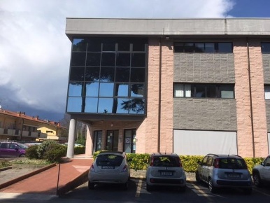 Foto Laboratorio a Lucca Sant'Anna di 52 m² con 2 locali in vendita