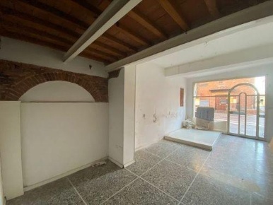 Foto Locale commerciale a Cascina Semicentro di 35 m² con 1 locali