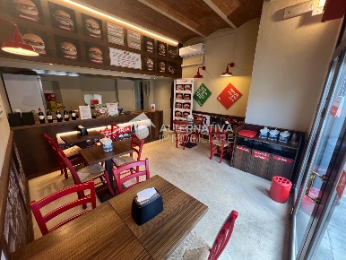 Foto Negozio a Pisa Porta a Lucca di 65 m² con 3 locali in vendita