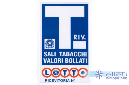 Foto Attività commerciale a Massa Centro di 45 m² con 1 locali in vendita